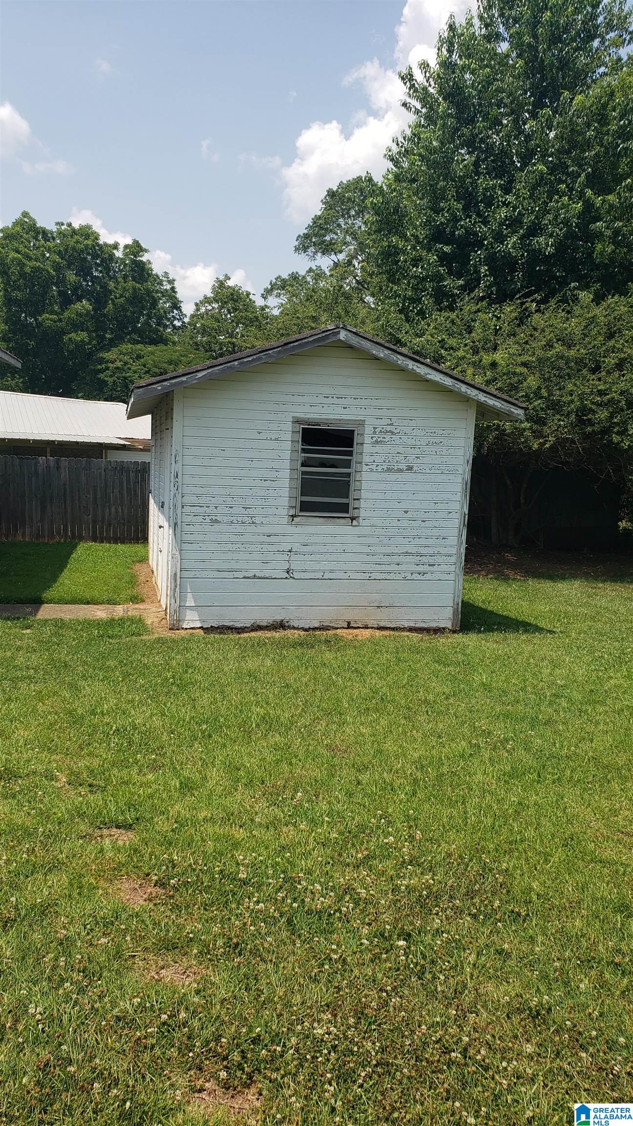 2106 4th Avenue Property Photo 5