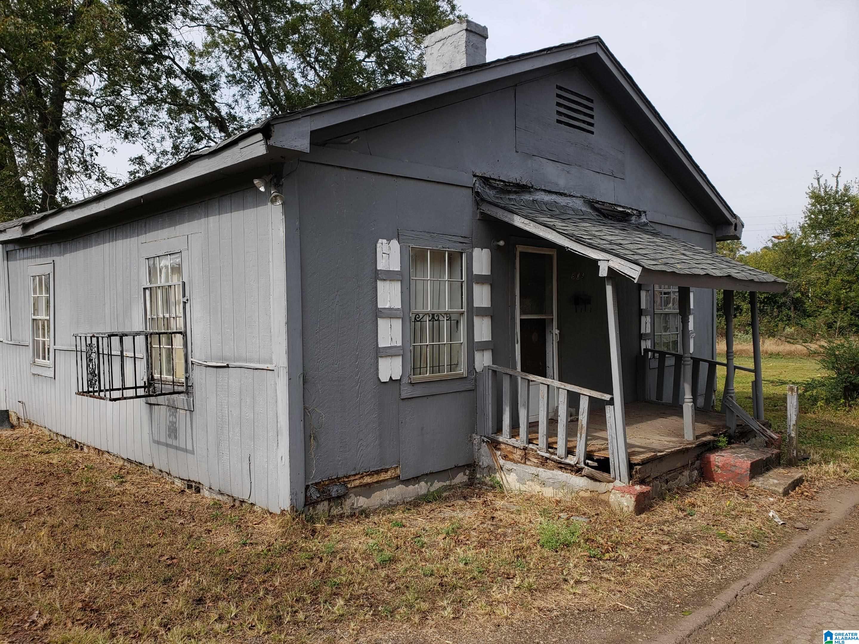 805 Avenue E Property Photo 1