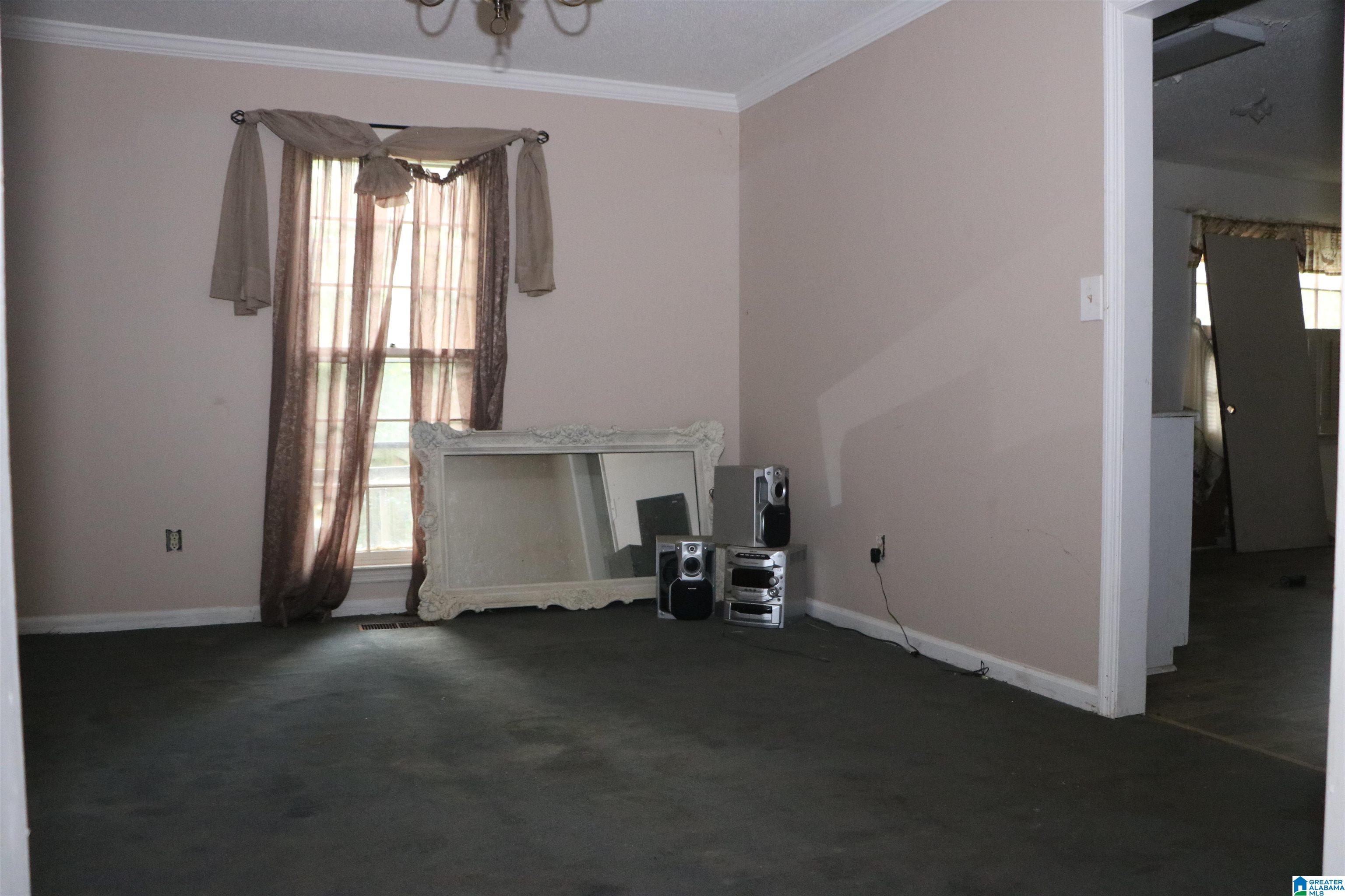 705 Nw 26th Court Property Photo 4