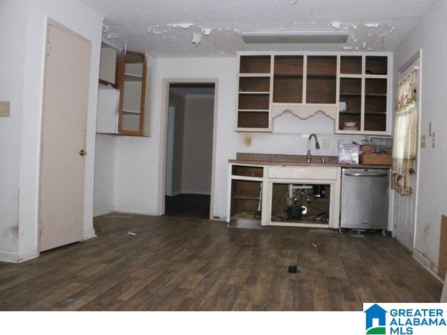 705 Nw 26th Court Property Photo 6