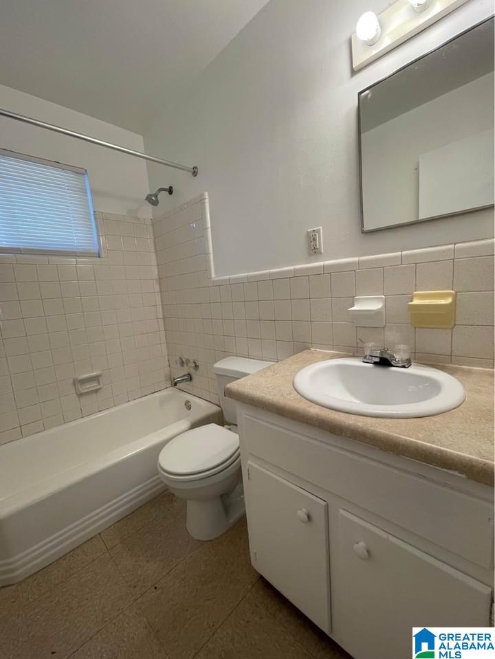 712 VANDERBILT STREET Property Photo 1