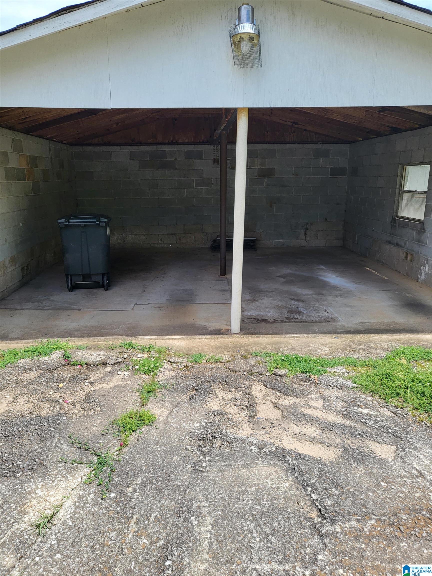 905 Burwell Street Property Photo 5