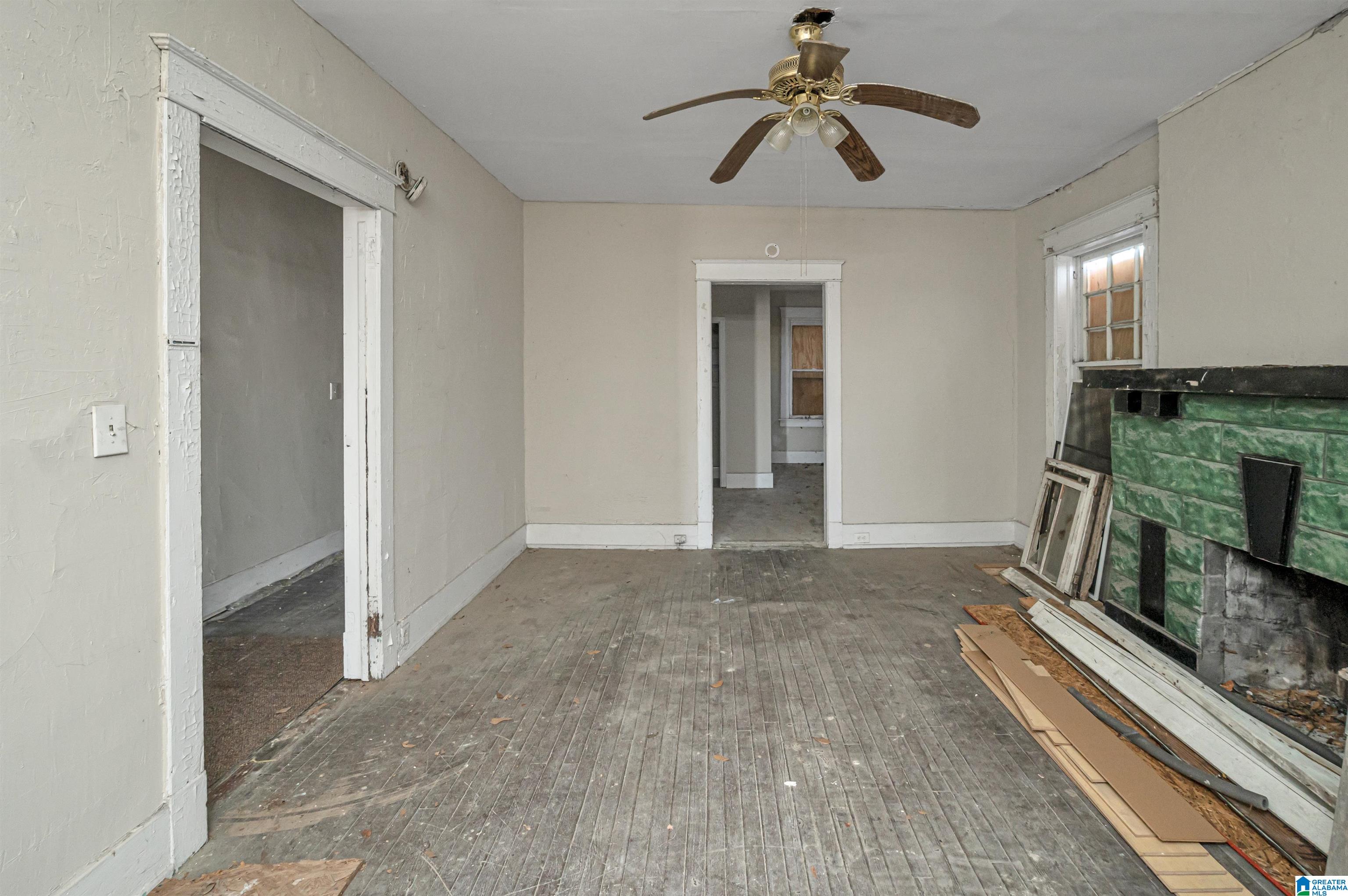 2335 10th Avenue Property Photo 6