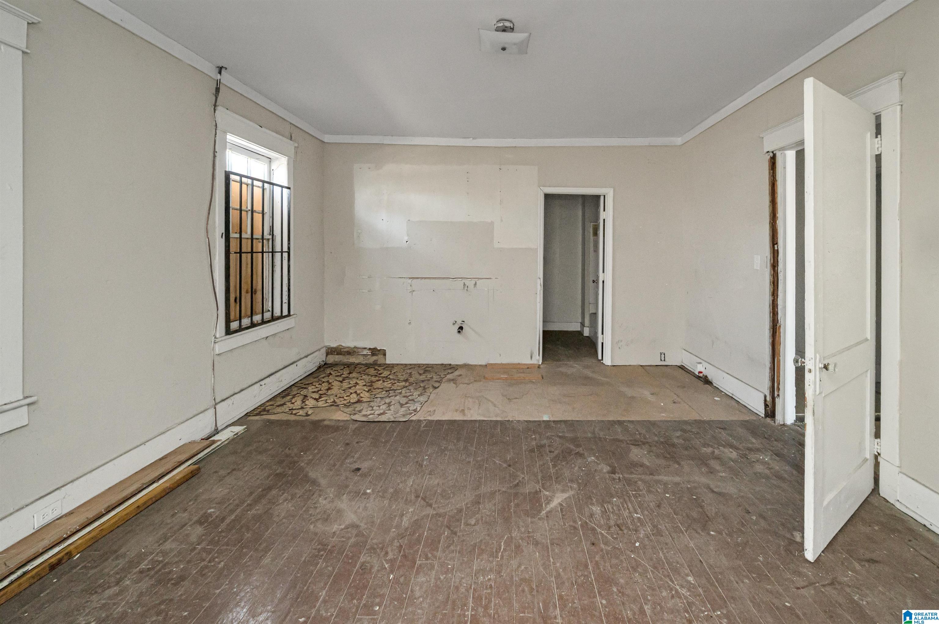 2335 10th Avenue Property Photo 8