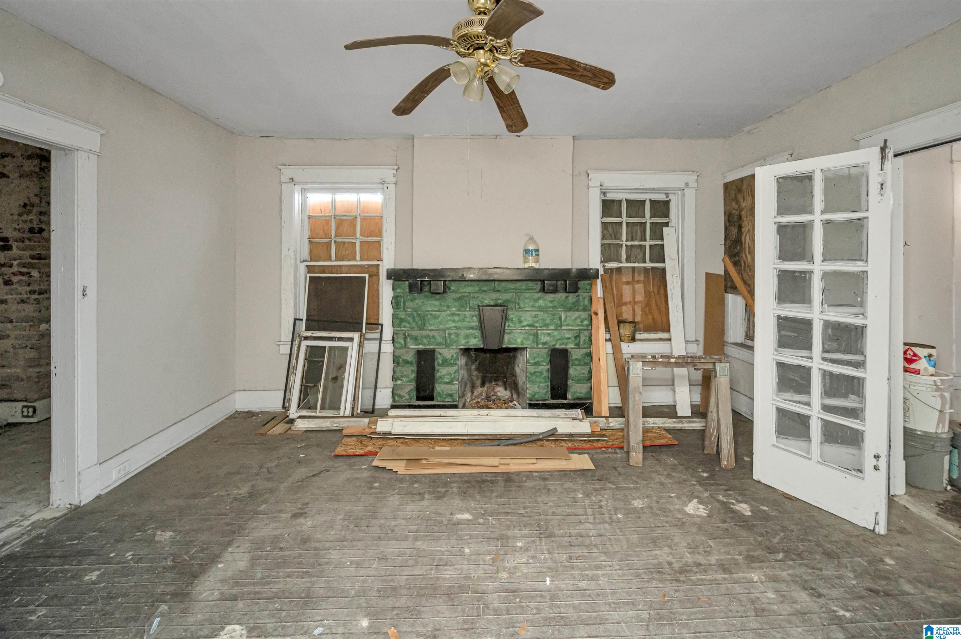 2335 10th Avenue Property Photo 9
