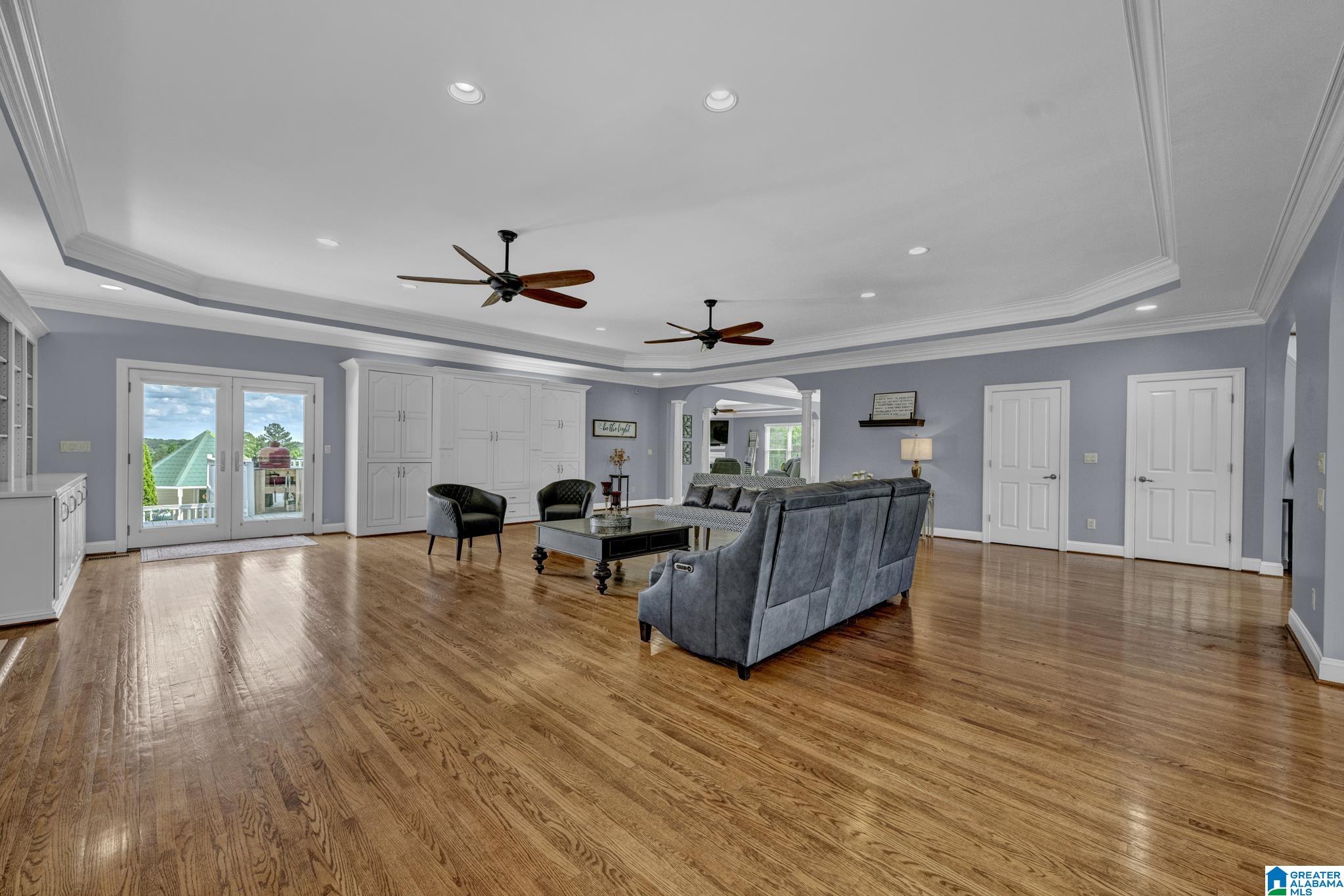 8602 English Road Property Photo 7