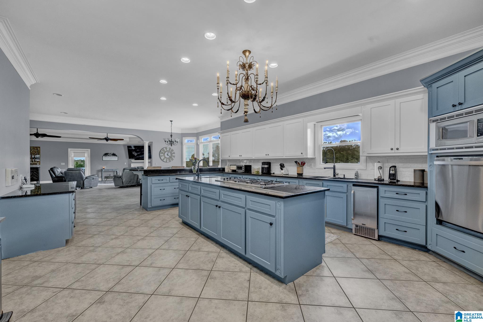 8602 English Road Property Photo 10