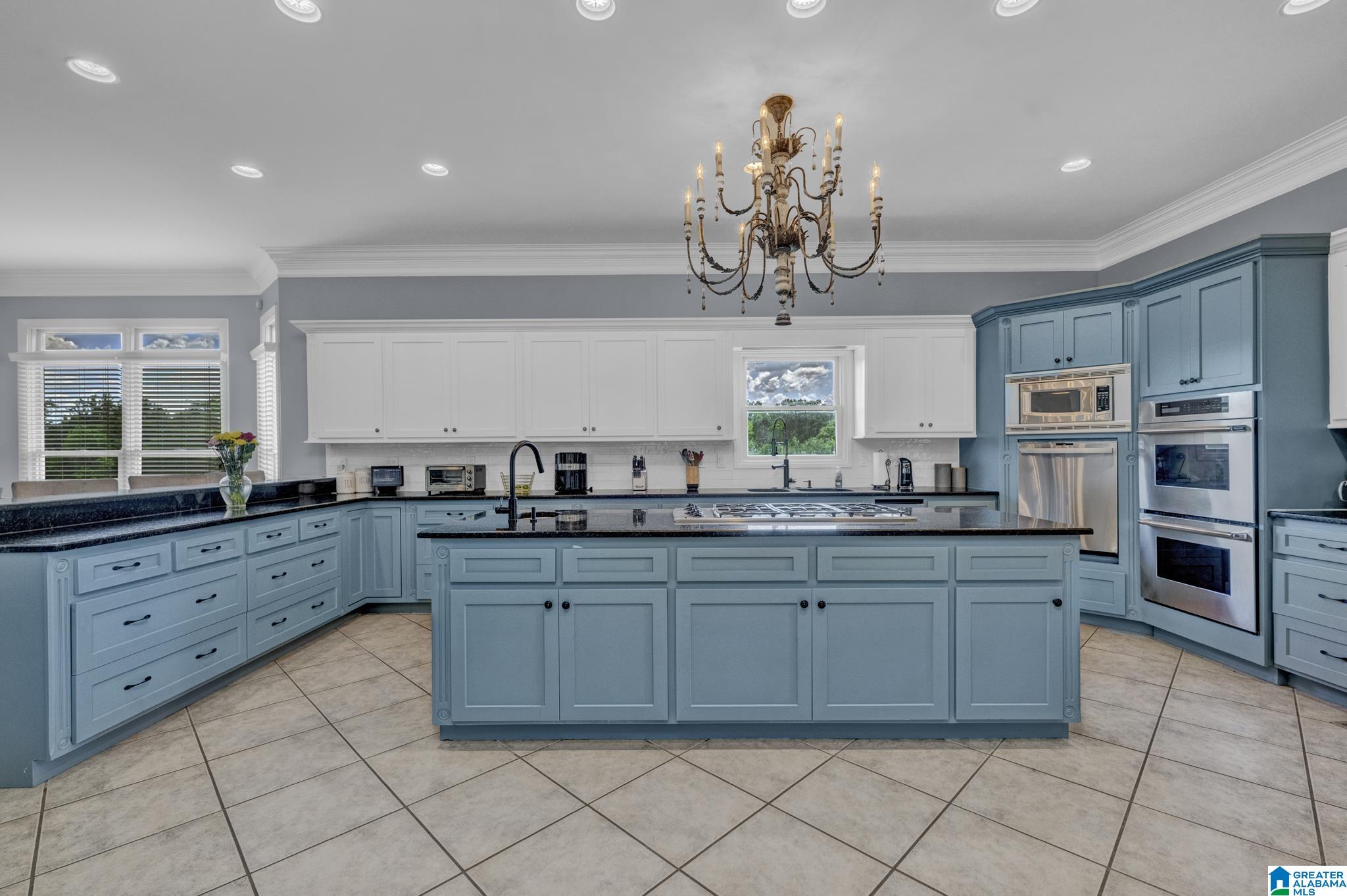 8602 English Road Property Photo 11