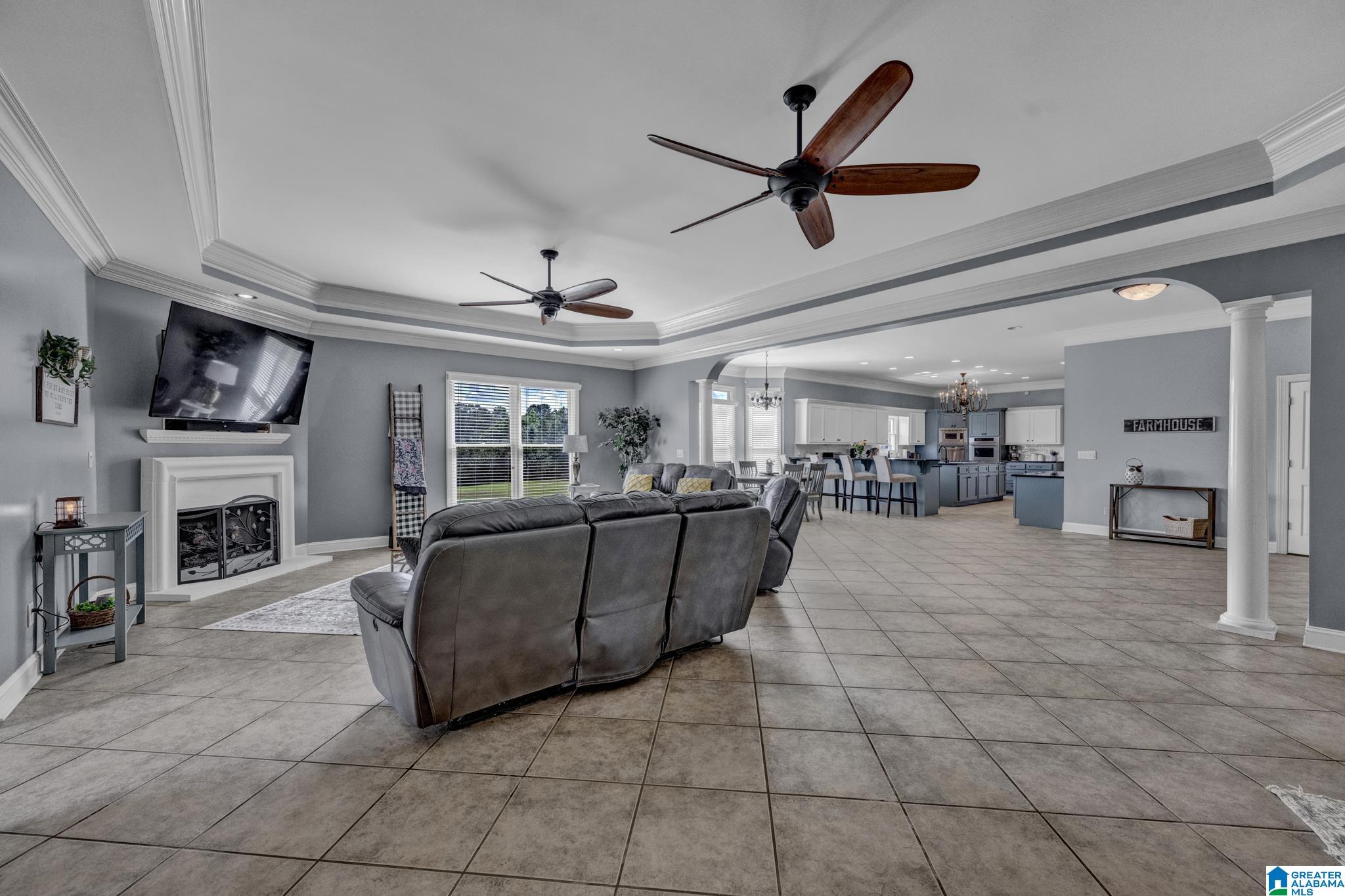 8602 English Road Property Photo 14