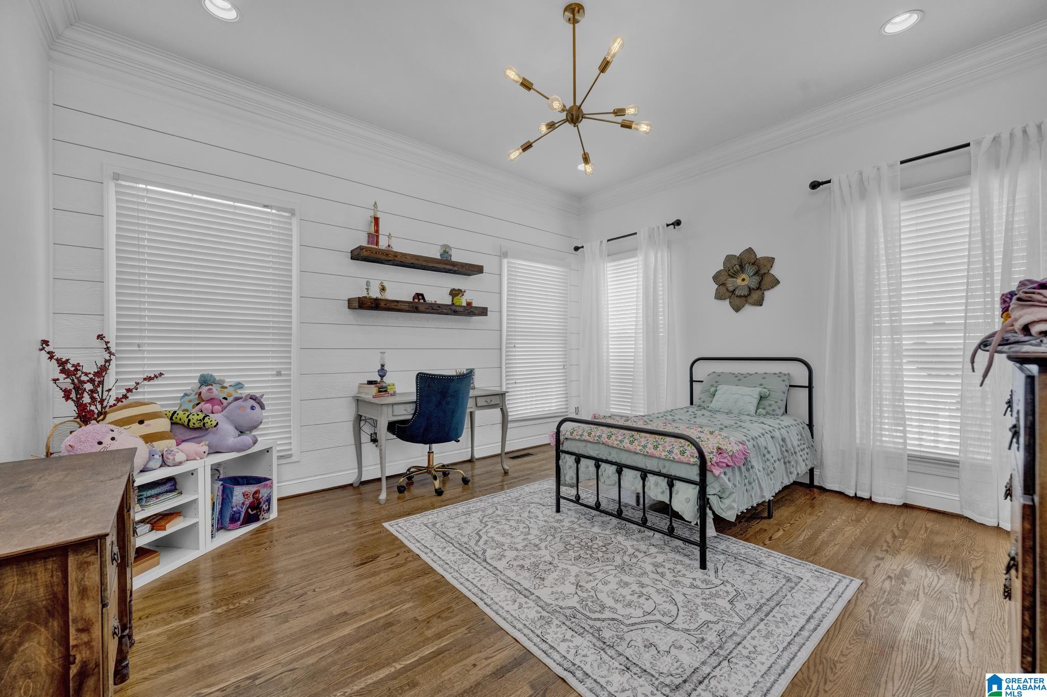 8602 English Road Property Photo 16