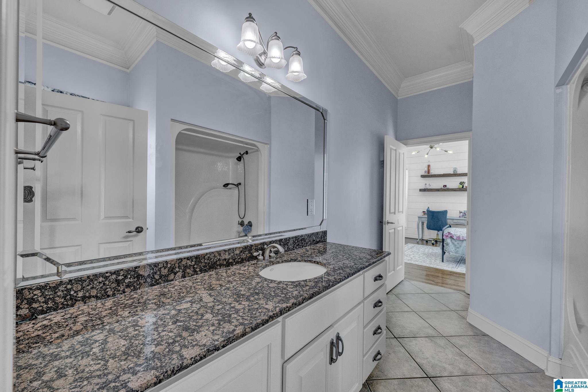 8602 English Road Property Photo 17