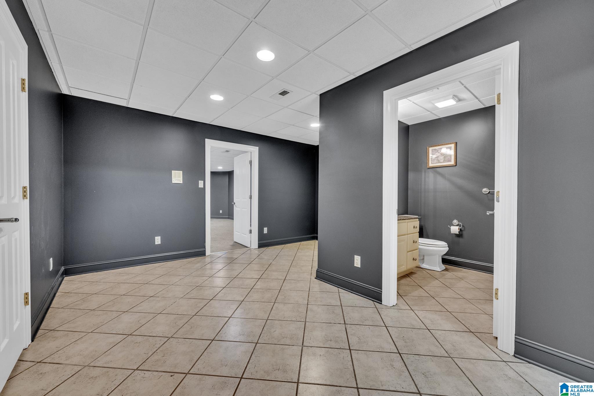 8602 English Road Property Photo 39