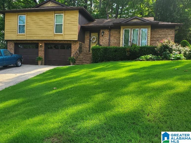 829 Seven Springs Drive Property Photo 1
