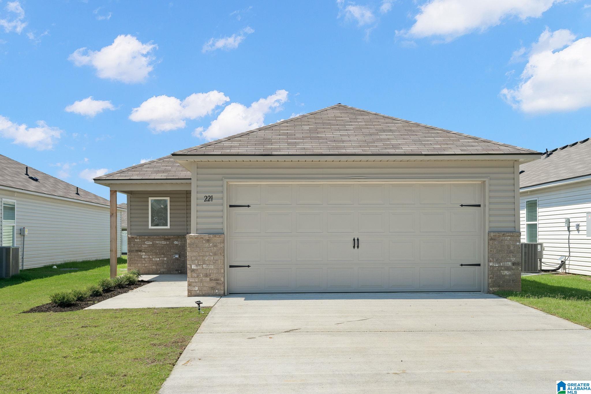 177 Dogwood Street Property Photo 3