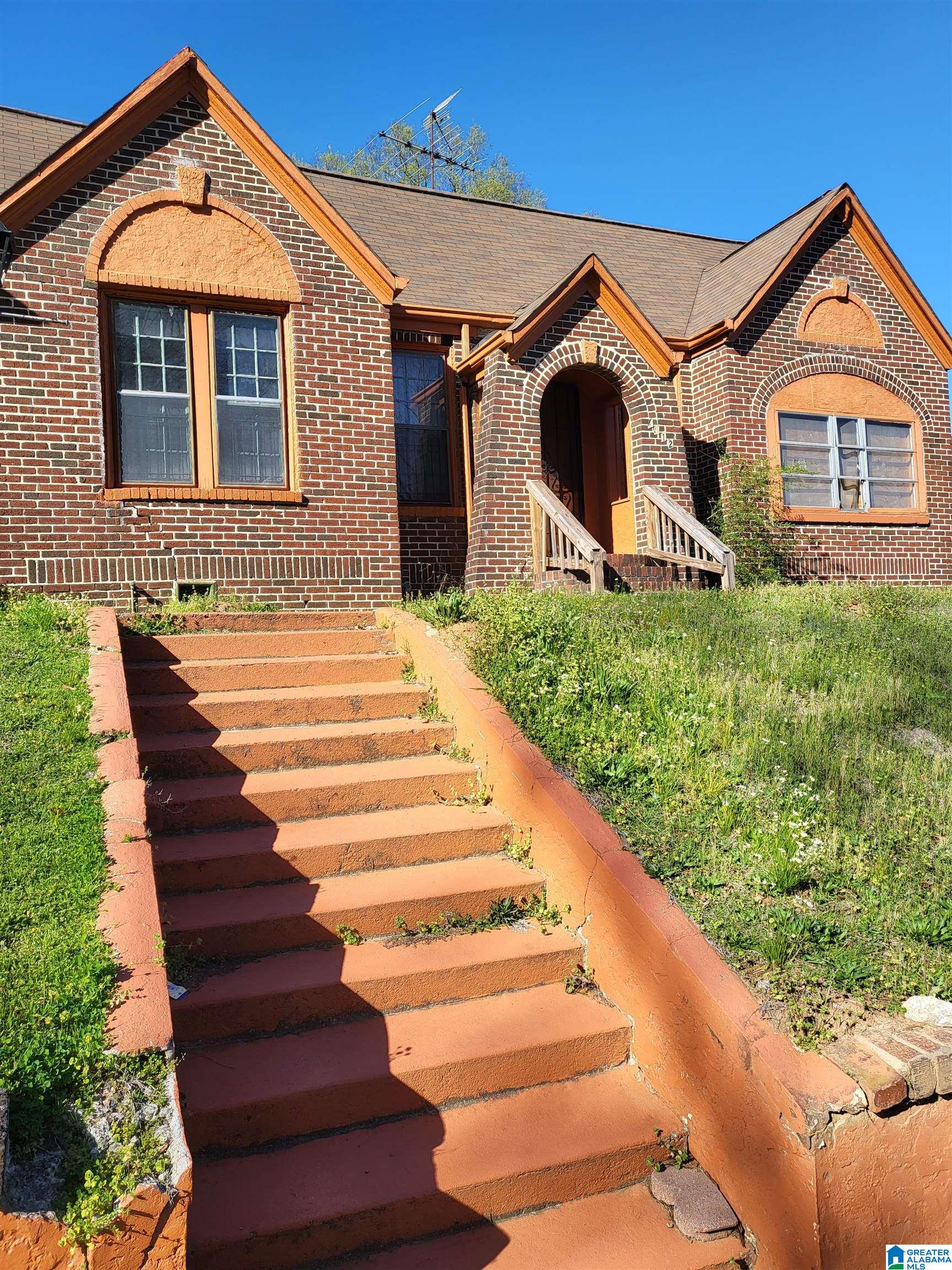 1512 W 47th Street Property Photo 1
