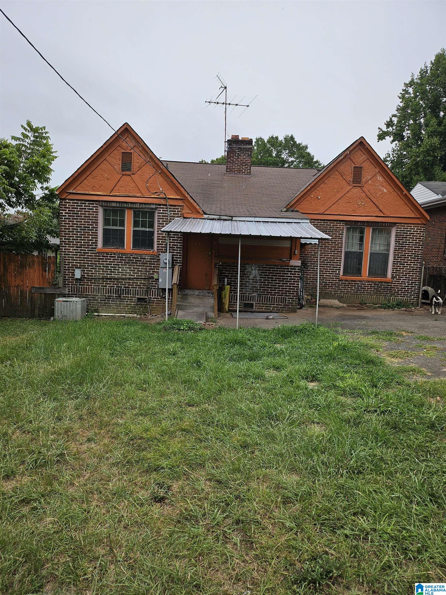 1512 W 47th Street Property Photo 2