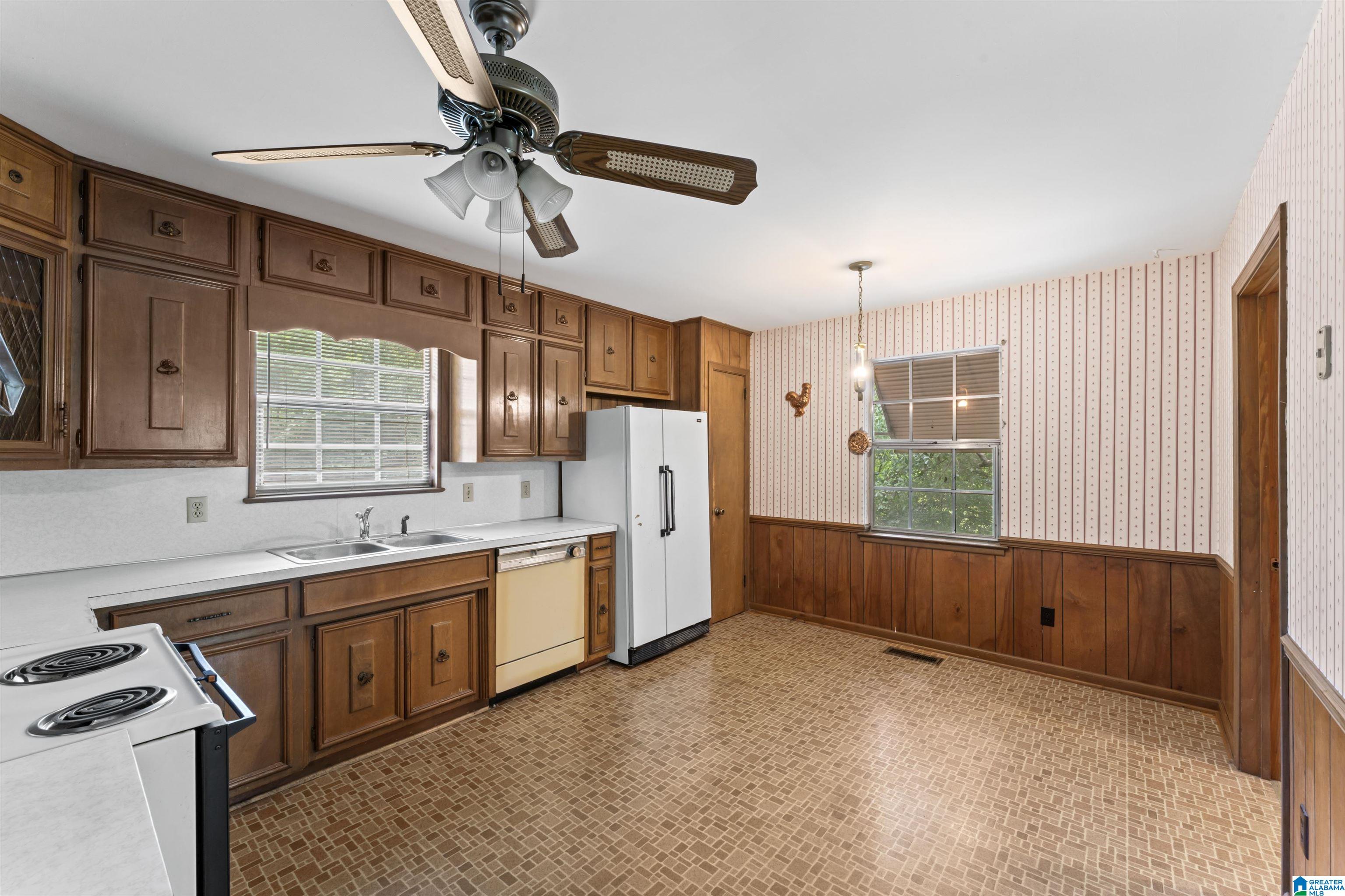 7440 Mountain View Lane Property Photo 6
