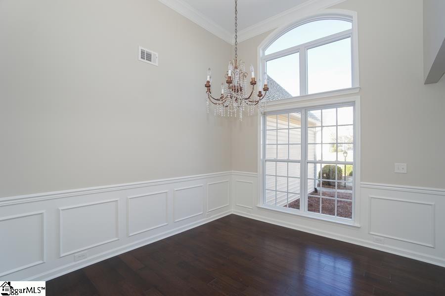 306 Grimes Drive Property Photo 6