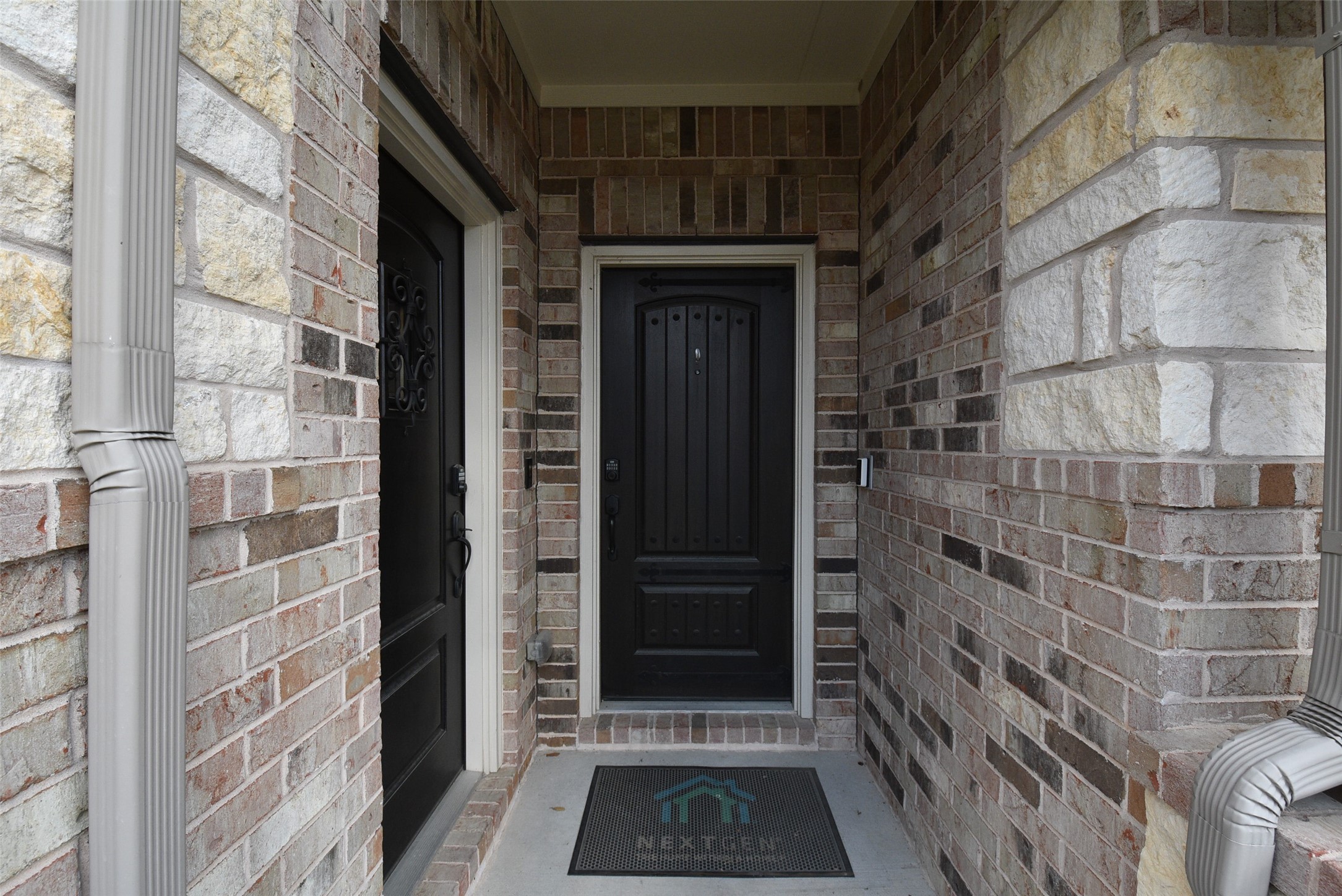16806 Dampier Drive Property Photo 2