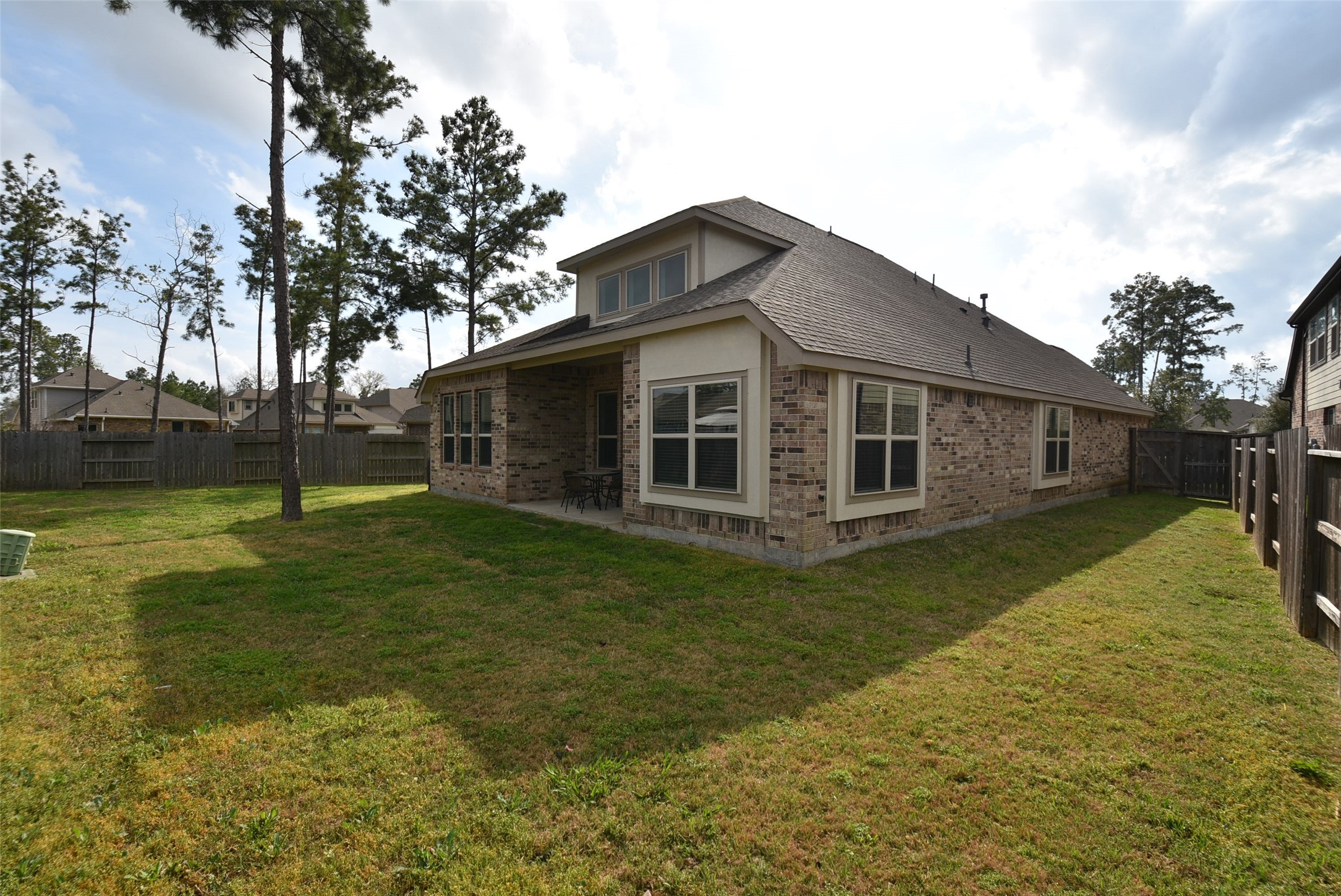 16806 Dampier Drive Property Photo 9