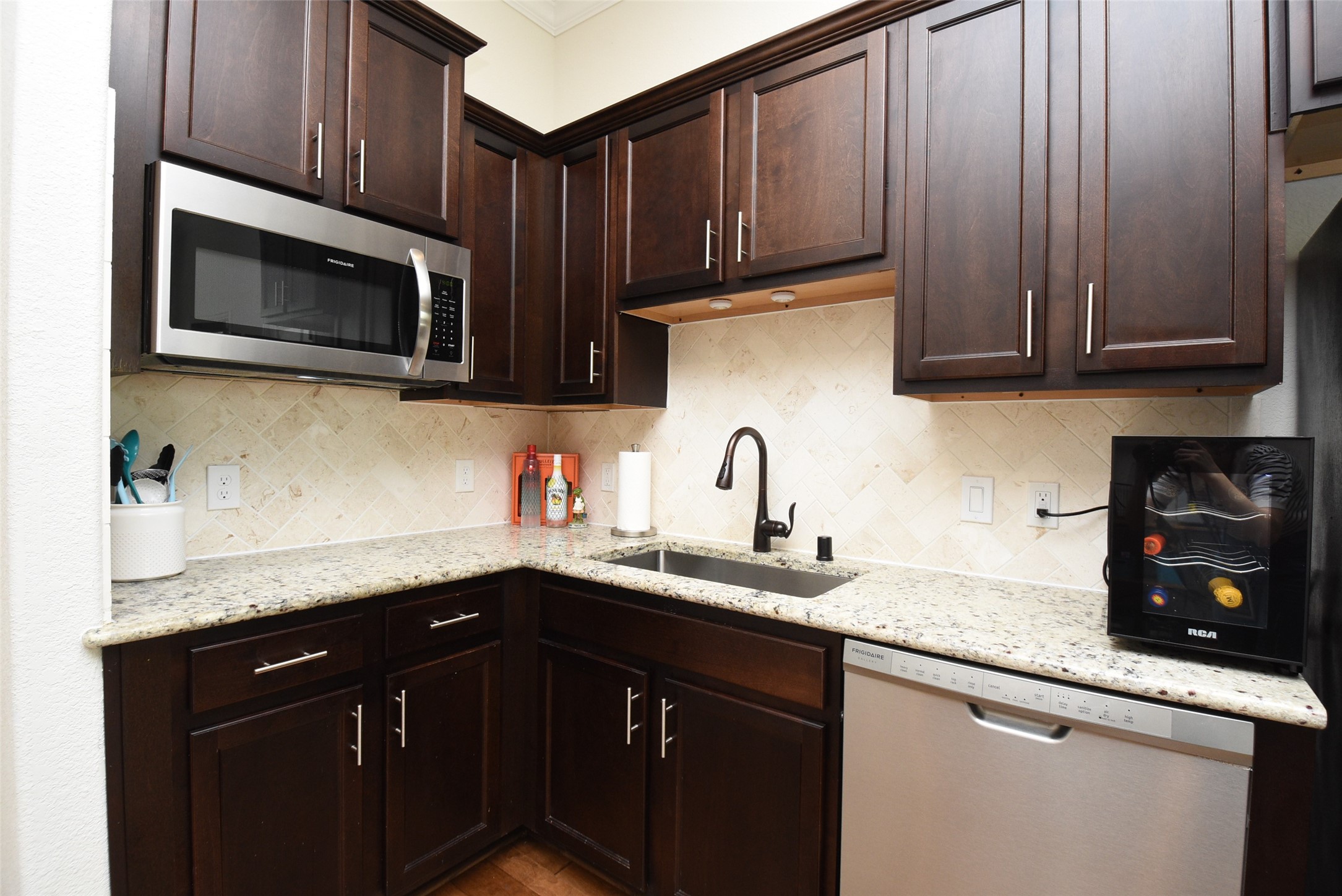 16806 Dampier Drive Property Photo 31
