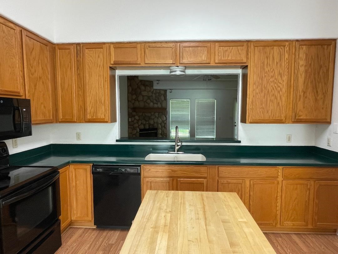 6109 Stoneybrook Property Photo 4