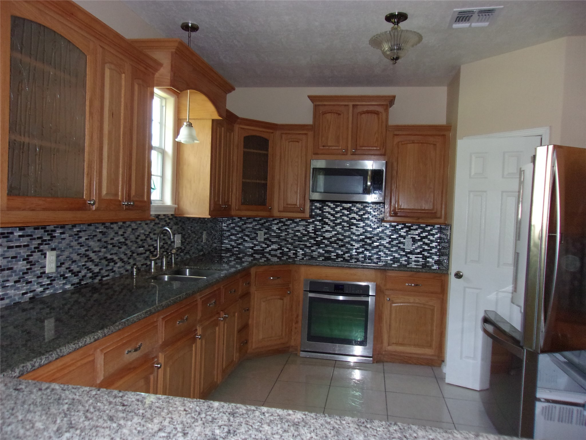 834 Prairie Street Property Photo 2