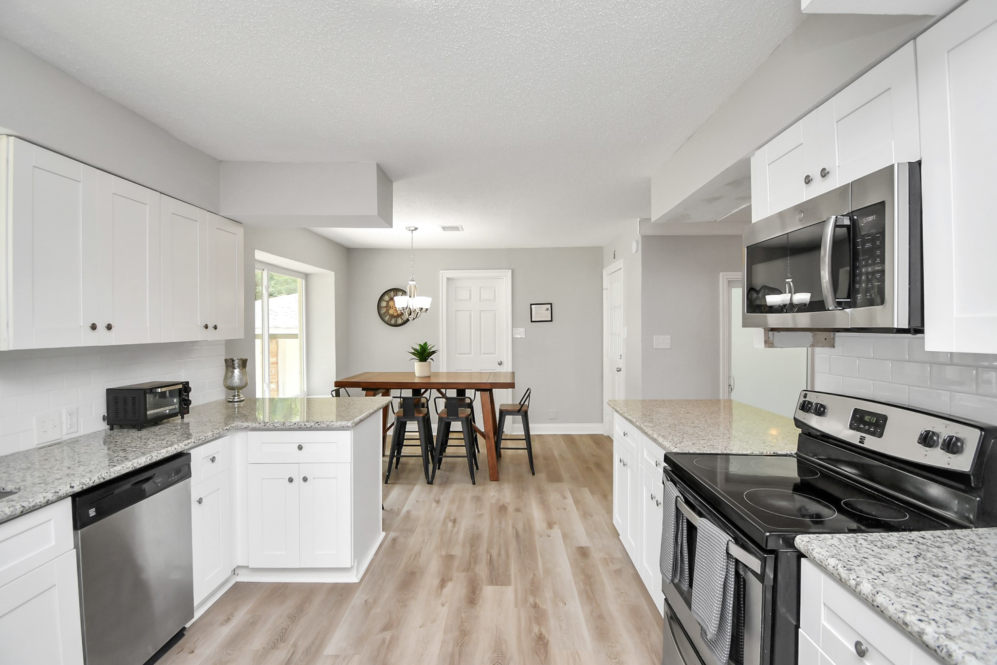 21722 Forest Glade Drive Property Photo 11