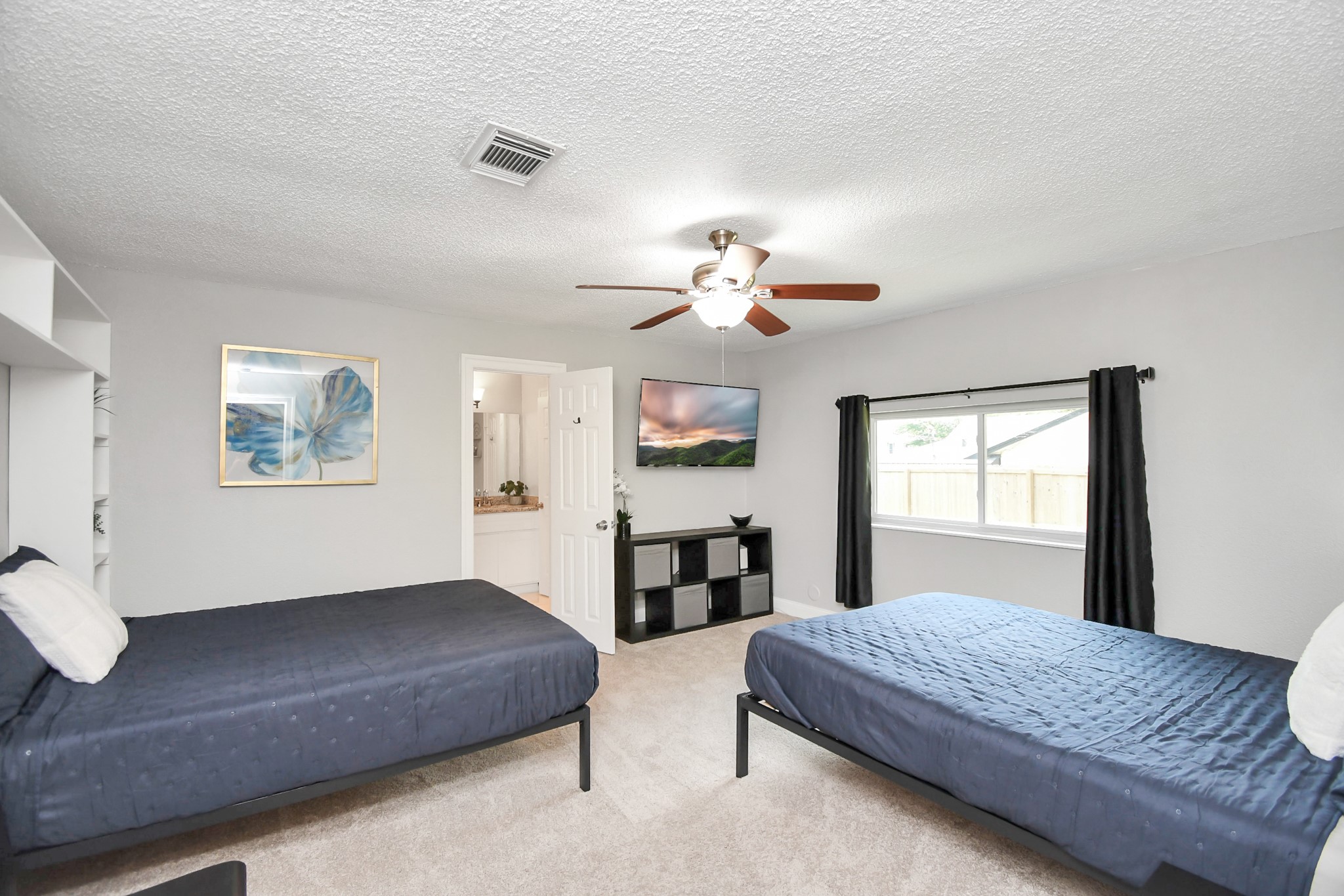 21722 Forest Glade Drive Property Photo 14