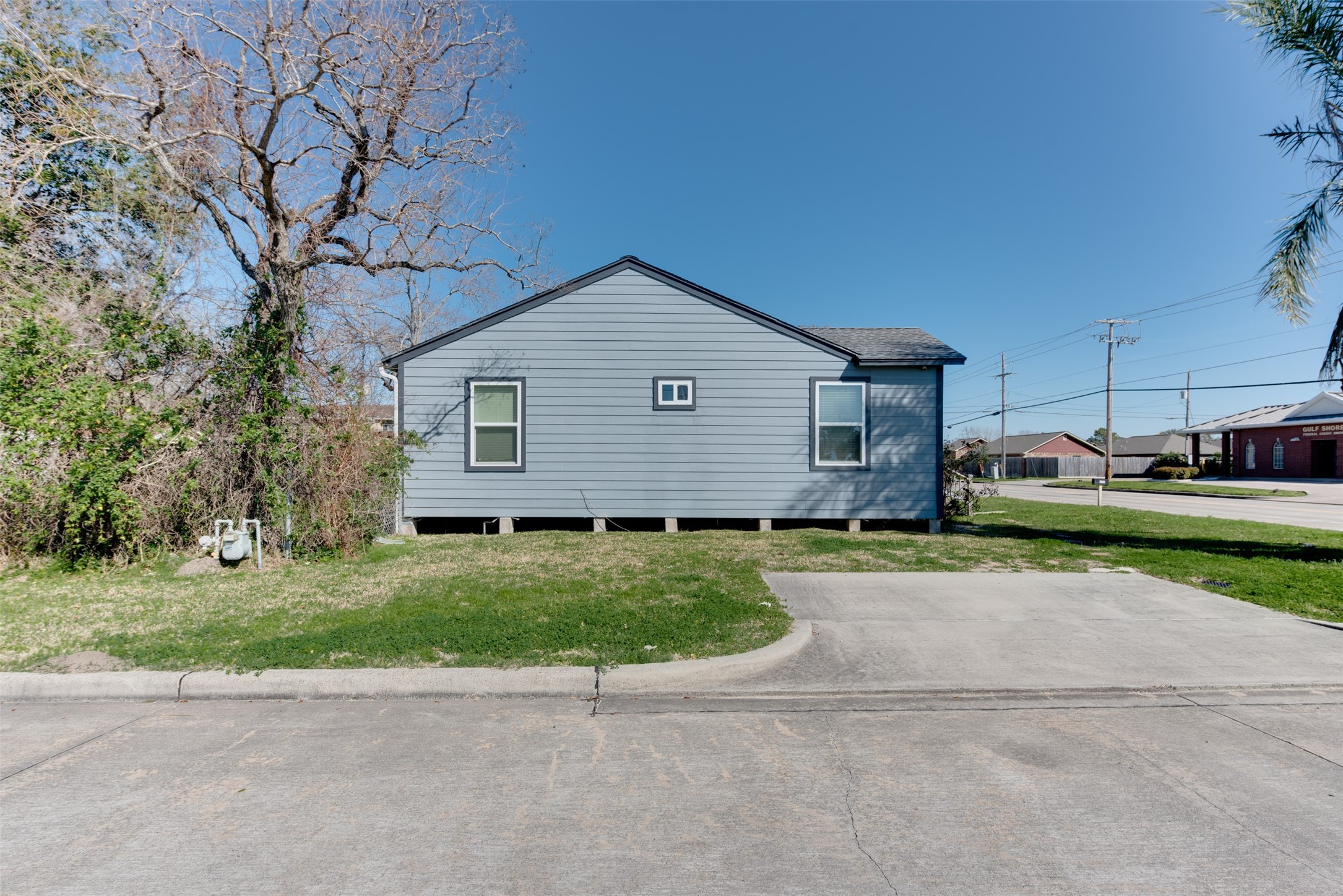 1301 N Logan Street Property Photo 2