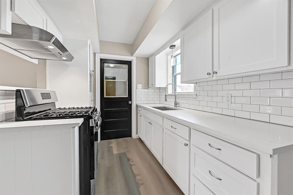 1301 N Logan Street Property Photo 6