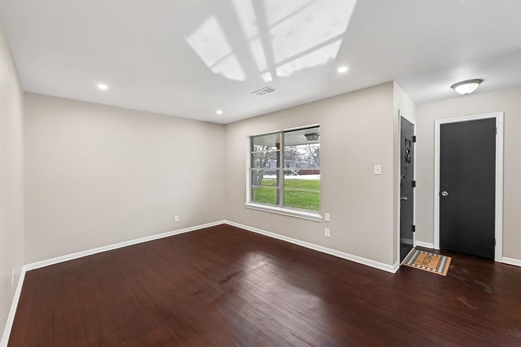 1301 N Logan Street Property Photo 7