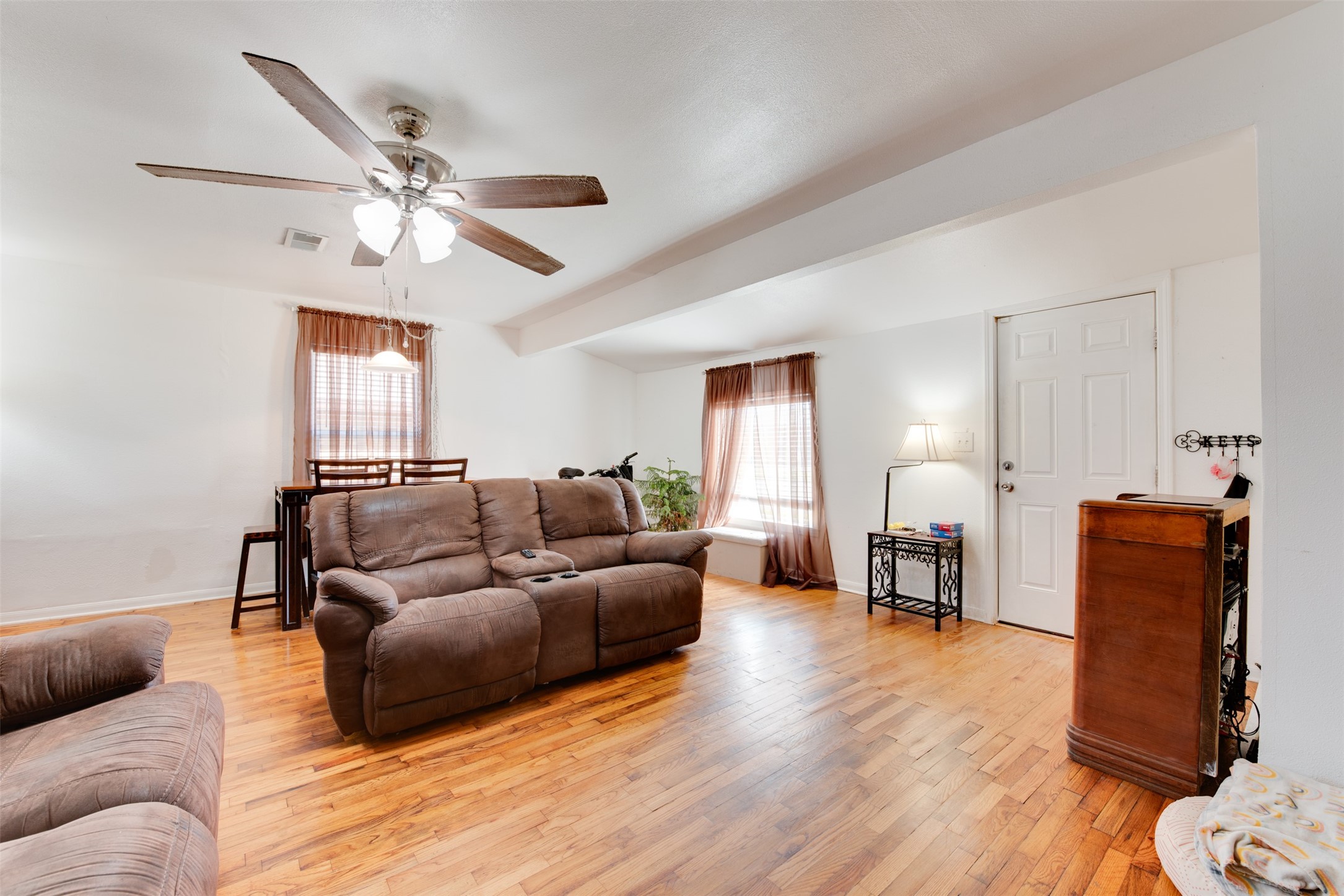 1301 N Logan Street Property Photo 11