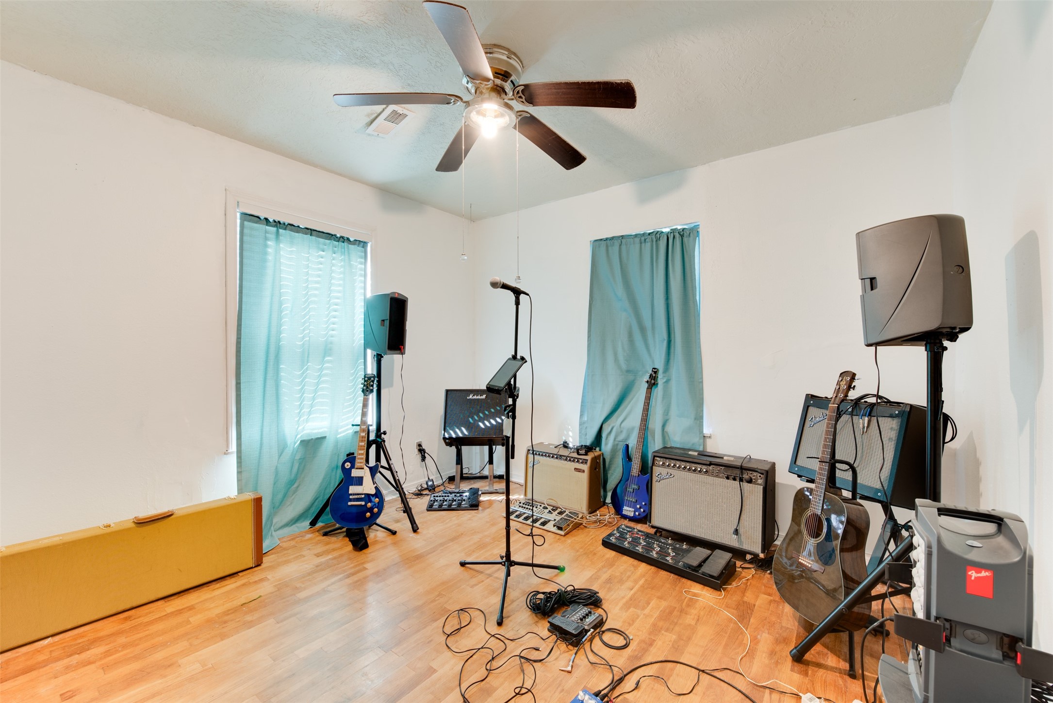 1301 N Logan Street Property Photo 26