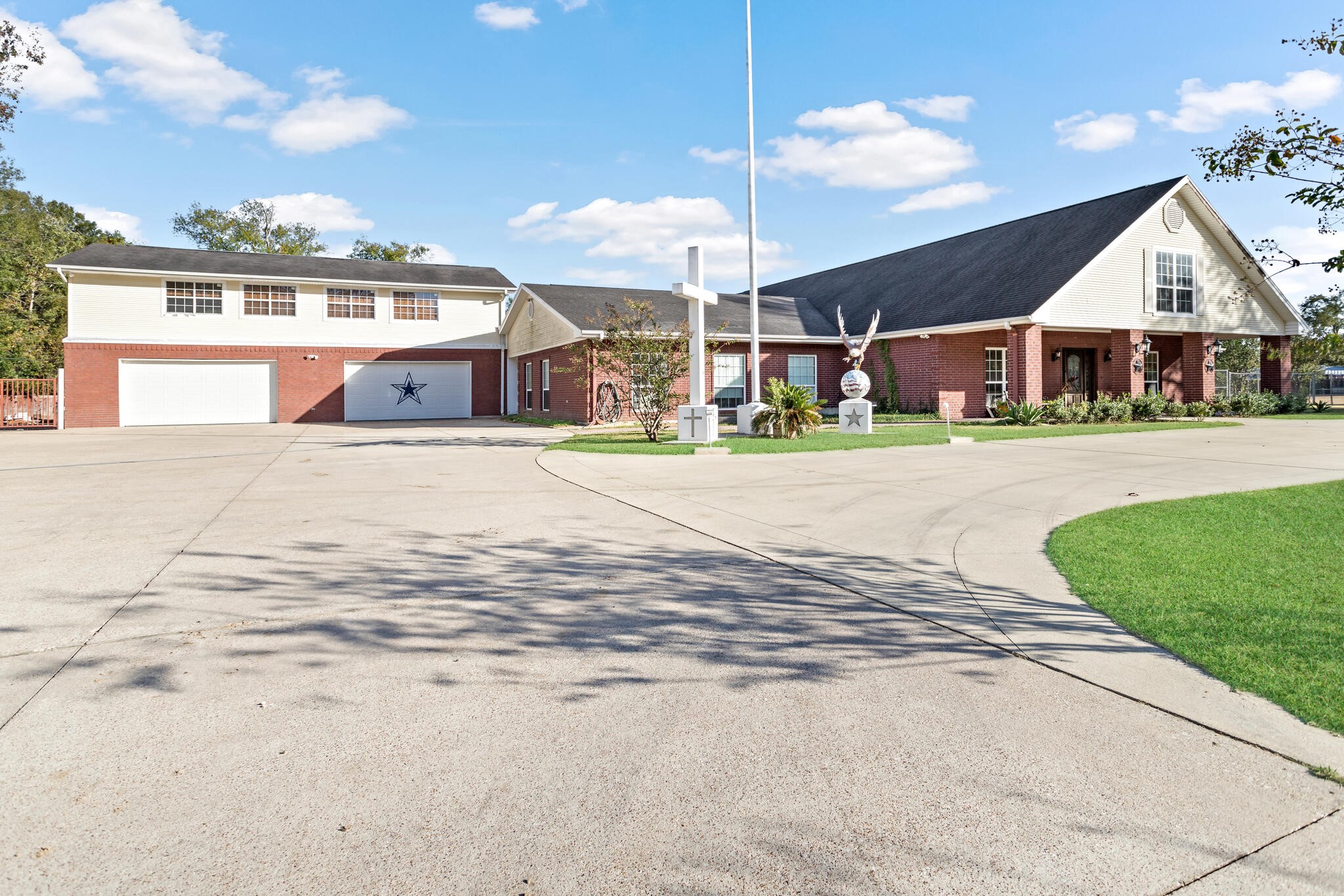 486 Parish Road Property Photo 3