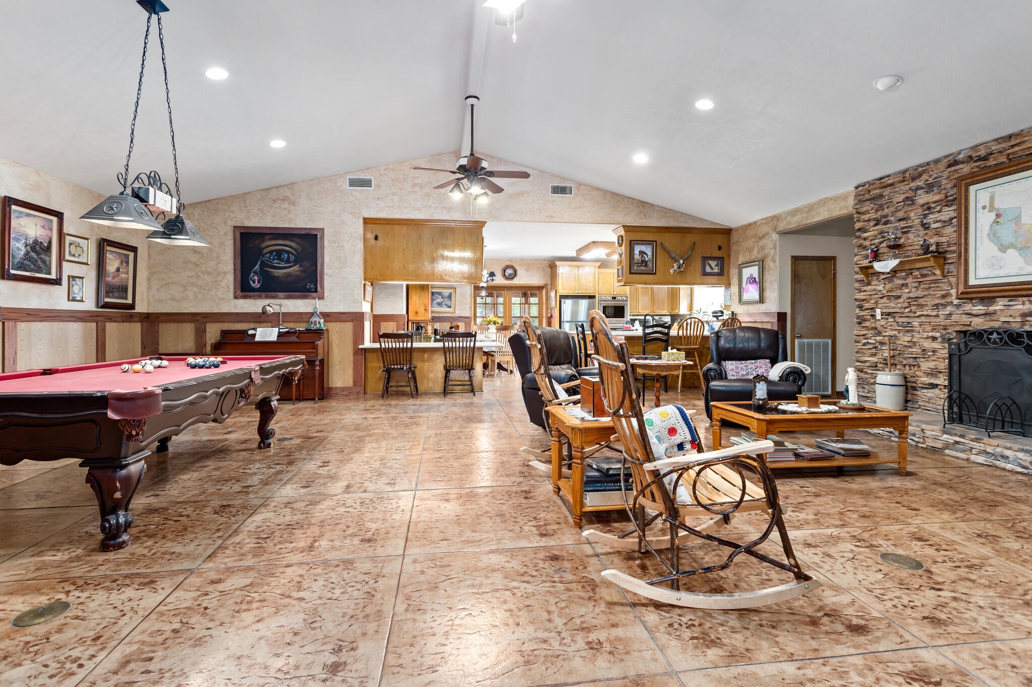 486 Parish Road Property Photo 9
