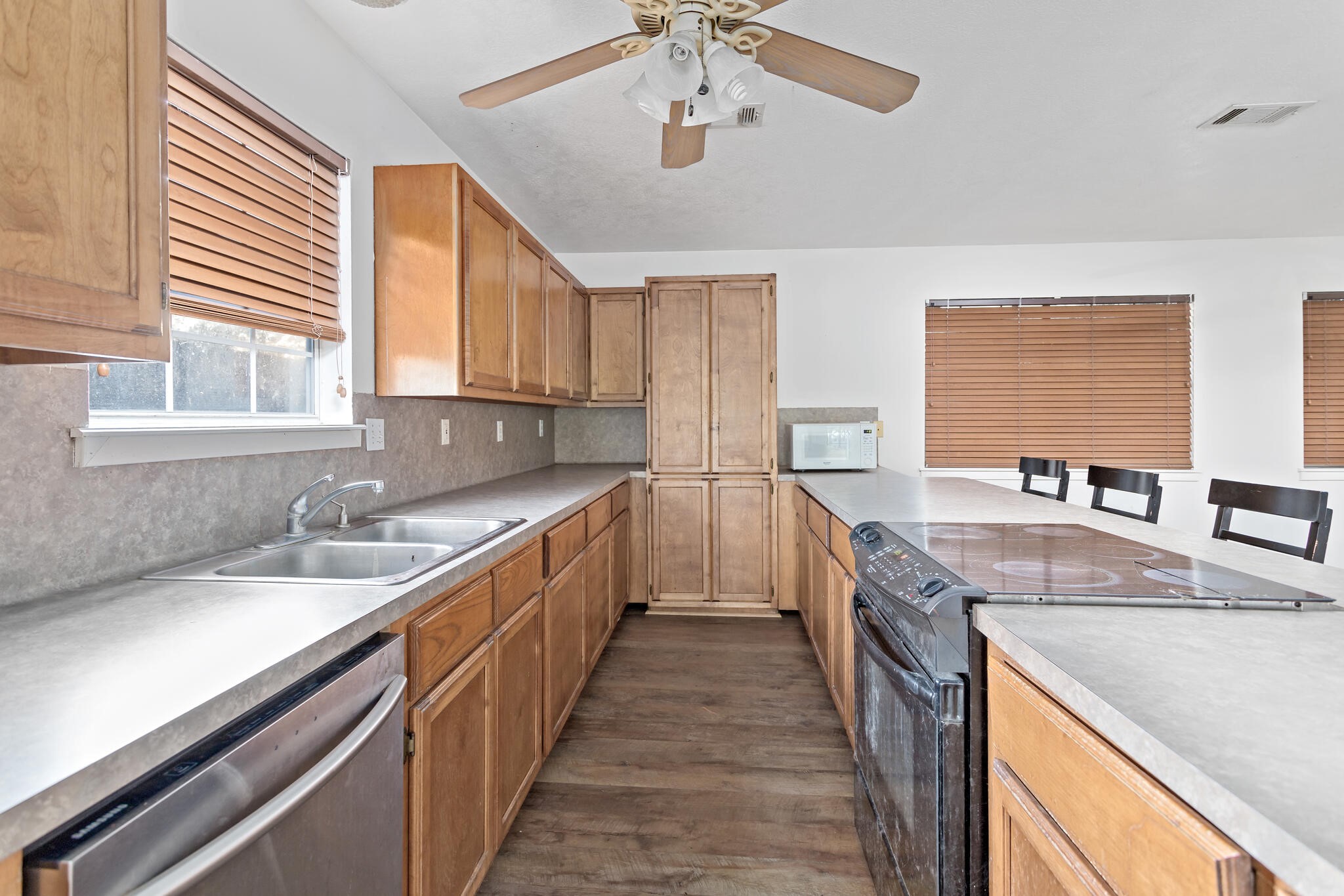 486 Parish Road Property Photo 39