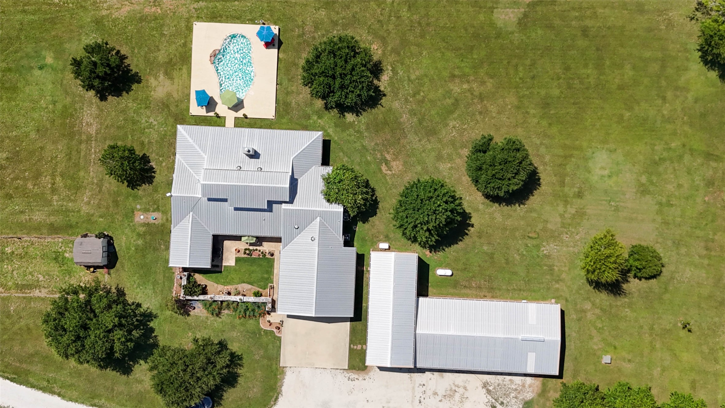 11049 Pryor Lane Property Photo 4