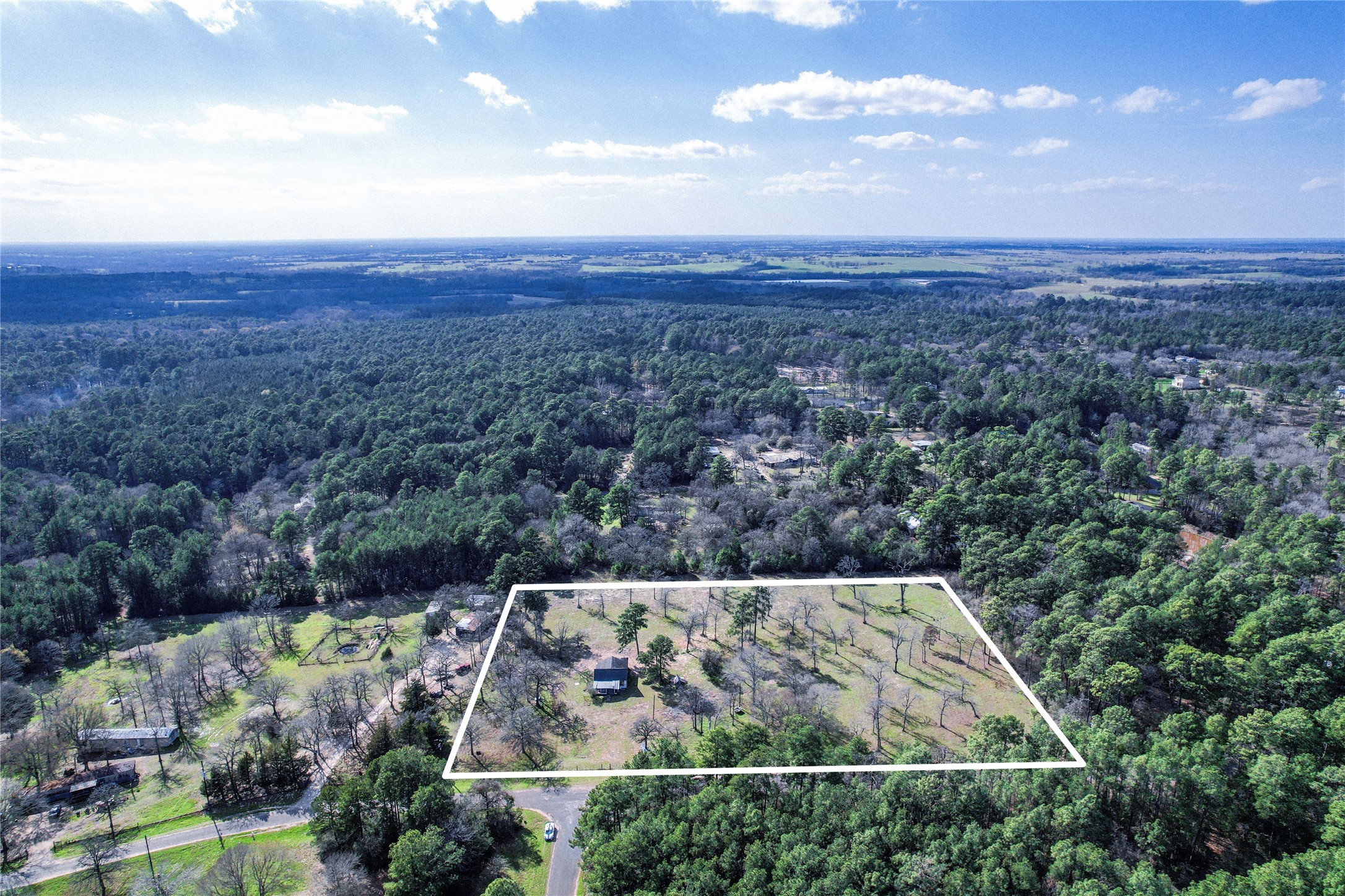 6445 N Hill Road Property Photo 1
