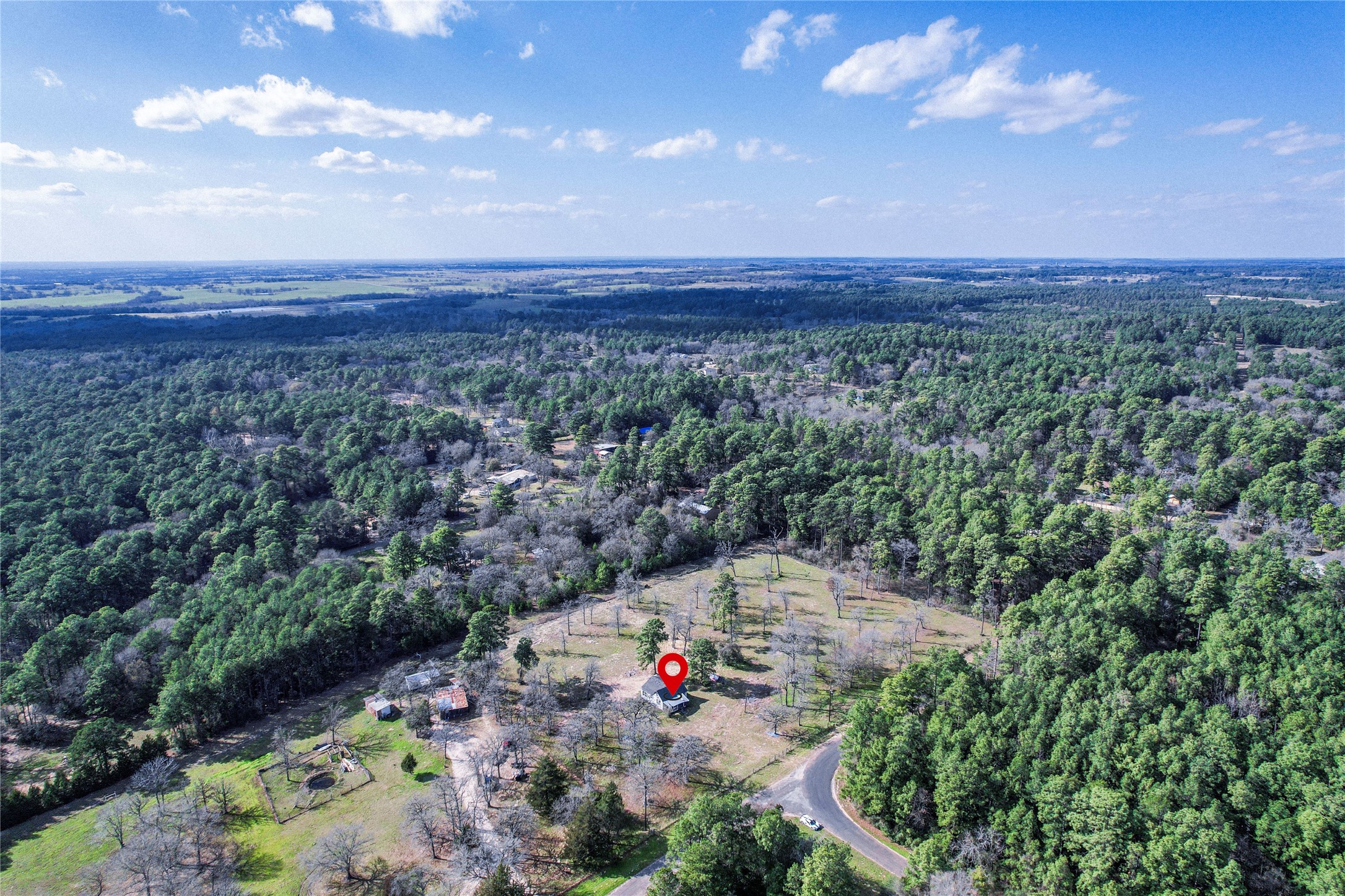 6445 N Hill Road Property Photo 2
