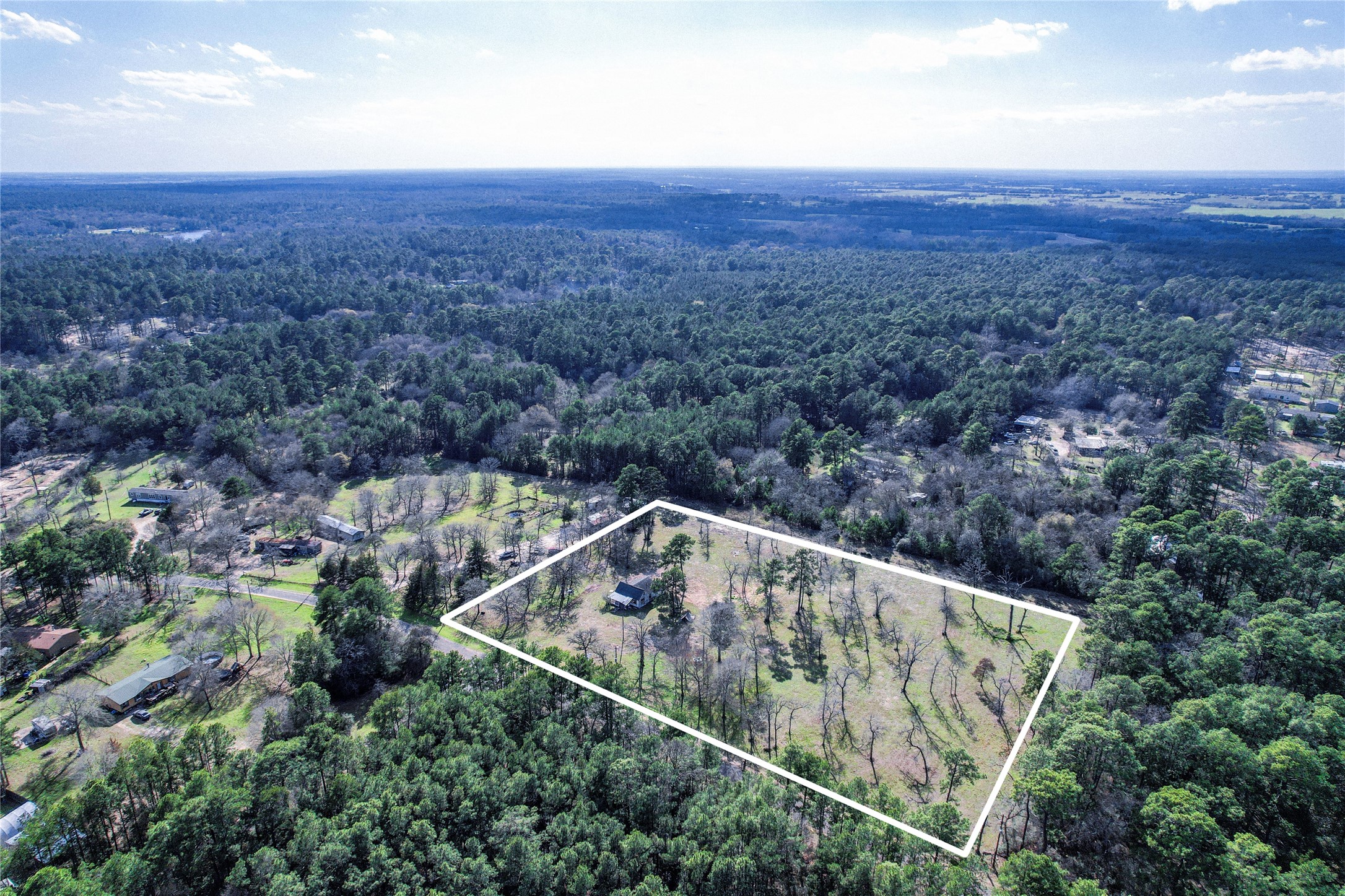 6445 N Hill Road Property Photo 5