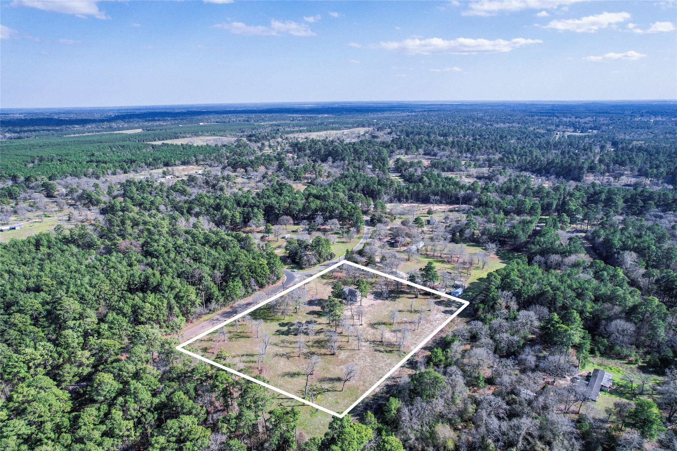 6445 N Hill Road Property Photo 7