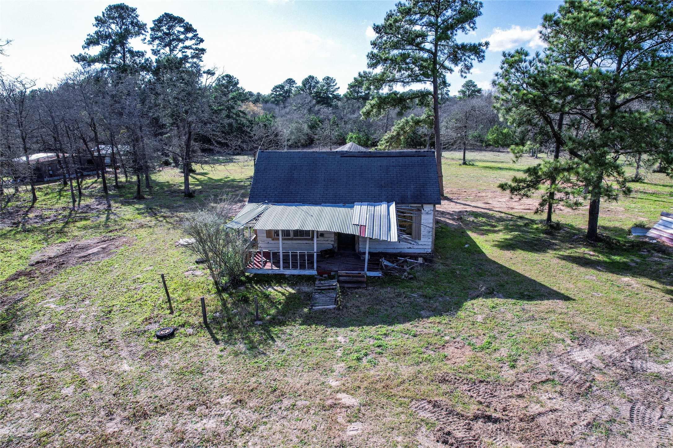 6445 N Hill Road Property Photo 9