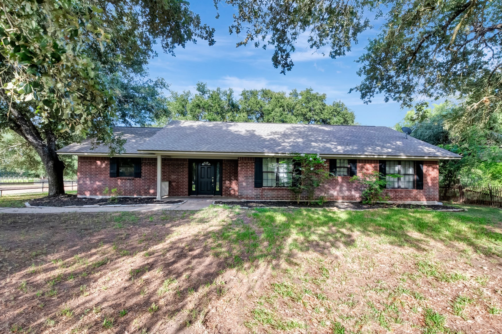 371 Old Gonzales Road Property Photo 7