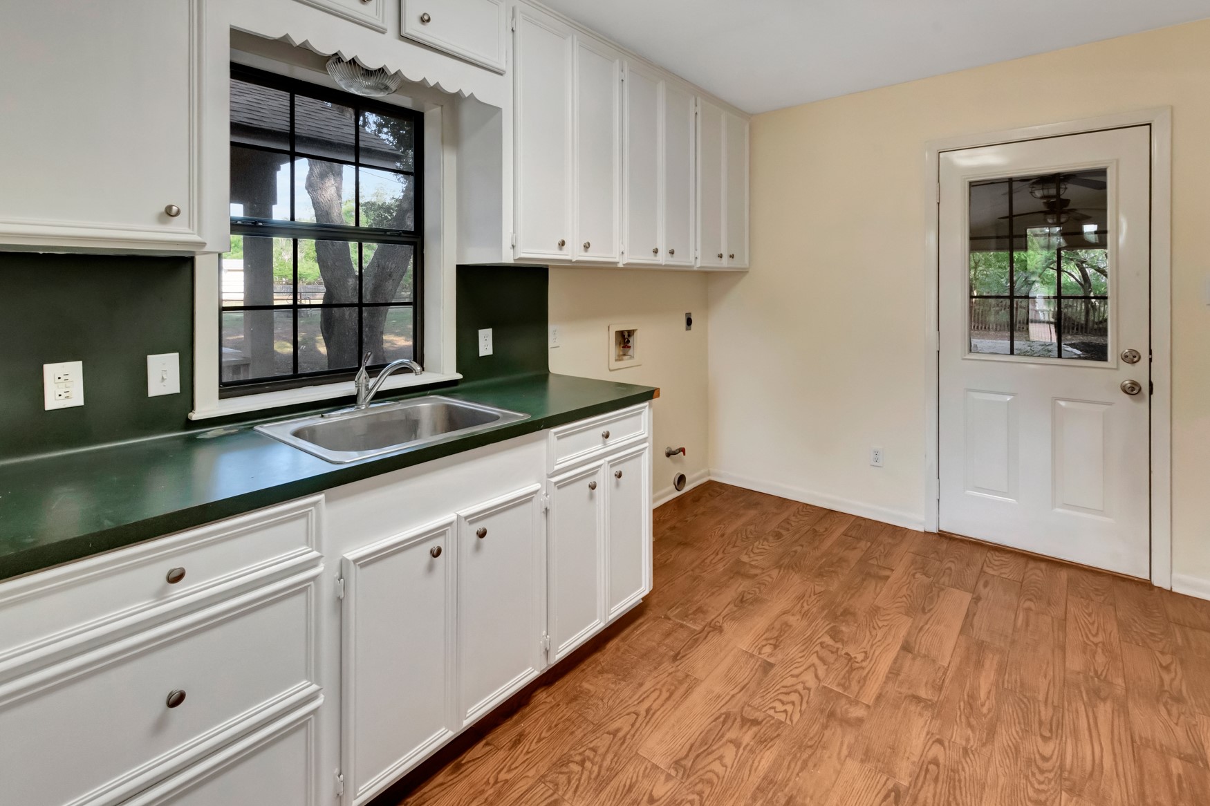 371 Old Gonzales Road Property Photo 19