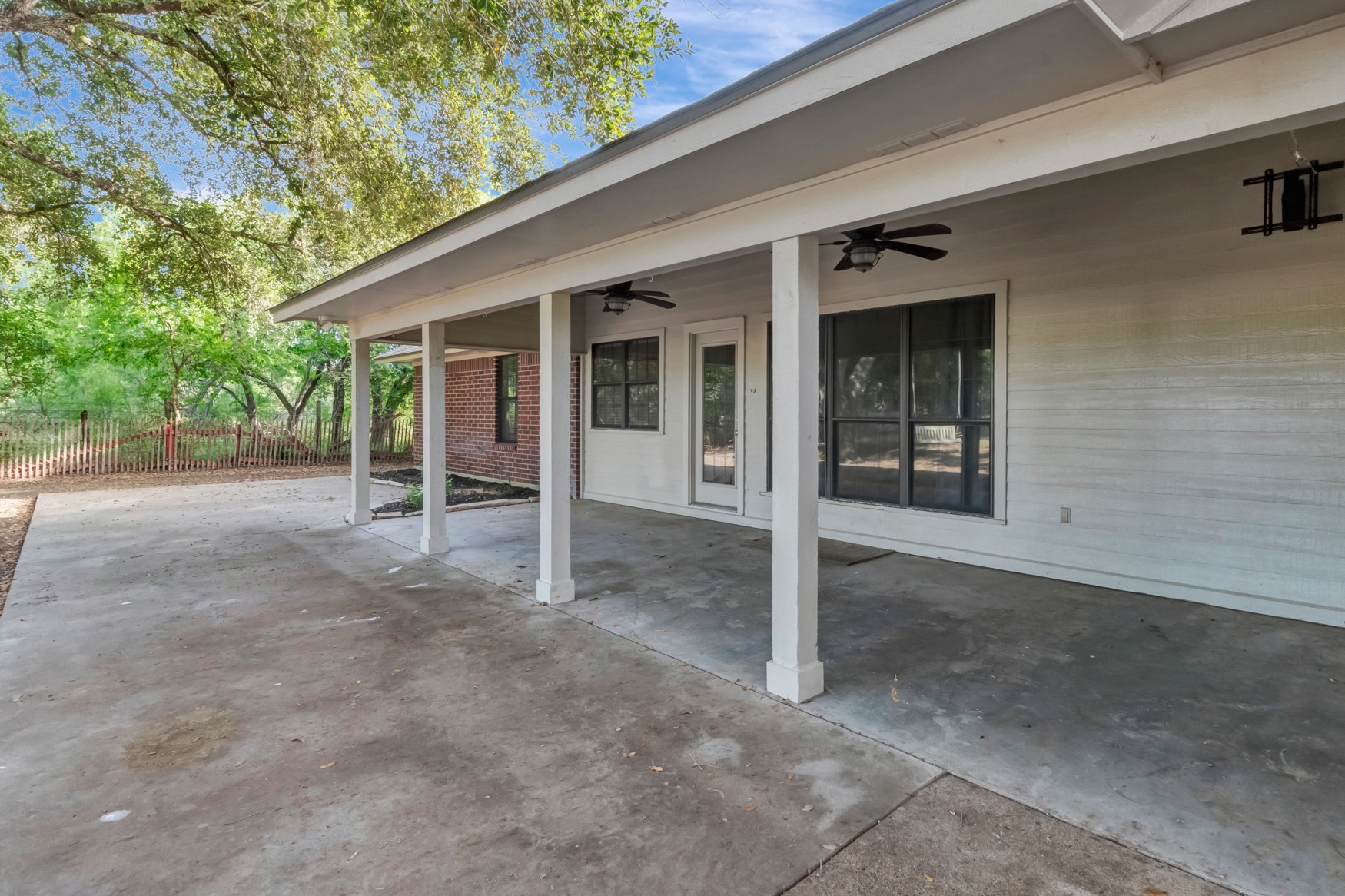 371 Old Gonzales Road Property Photo 29