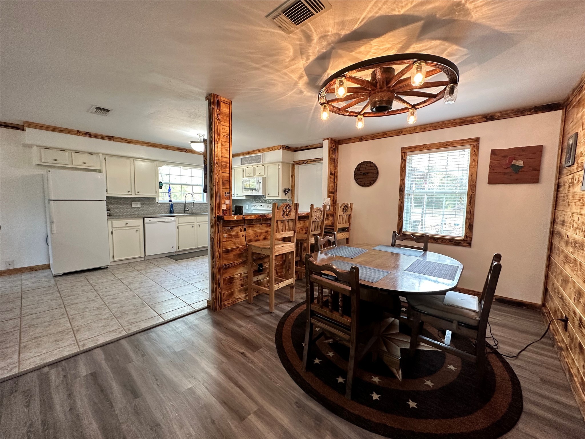 134 County Road 4453 Property Photo 6