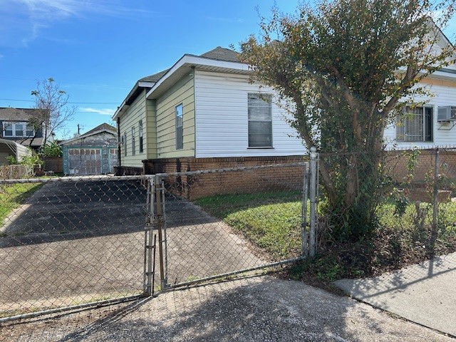 32 N Ennis Street Property Photo 2