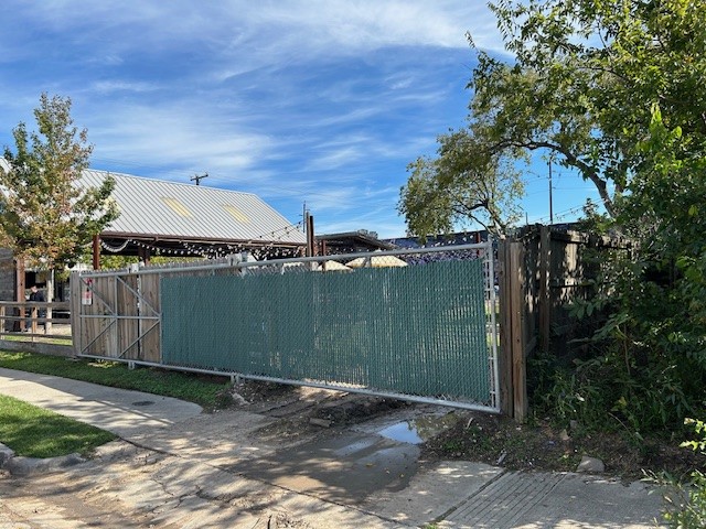 32 N Ennis Street Property Photo 4