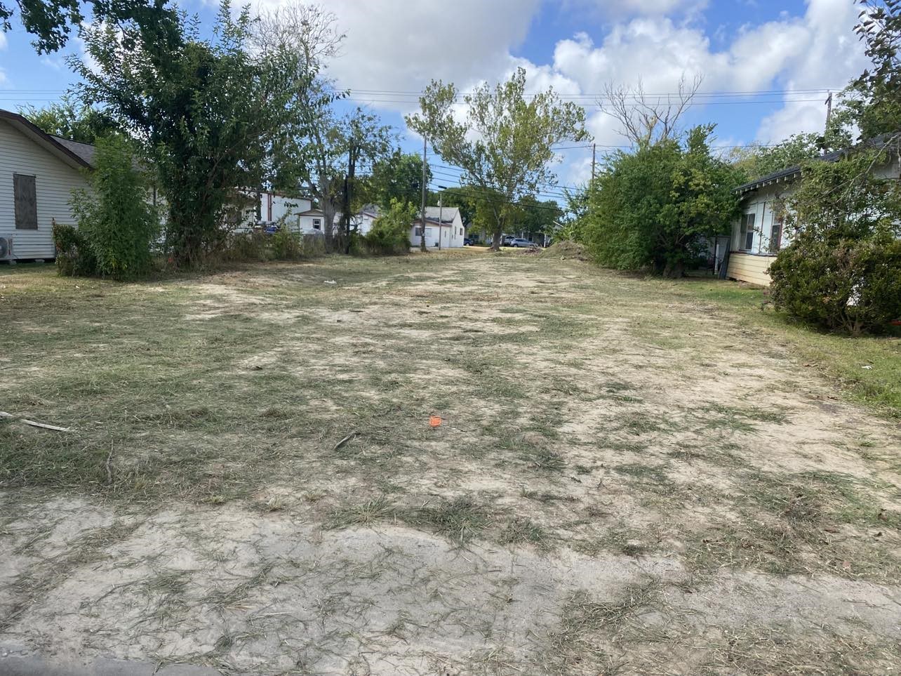 915 W Broad Street Property Photo 1